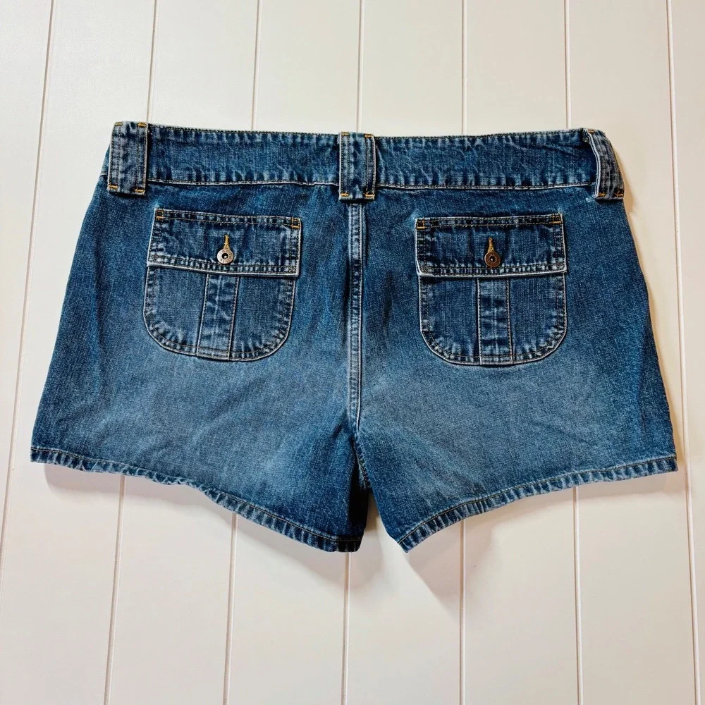 Vintage Women's Y2K Low Rise Denim Shorts Medium Wash Utility Pocket Size 18